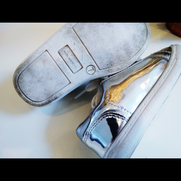 Mirror Shoes! - Picture 4 of 5